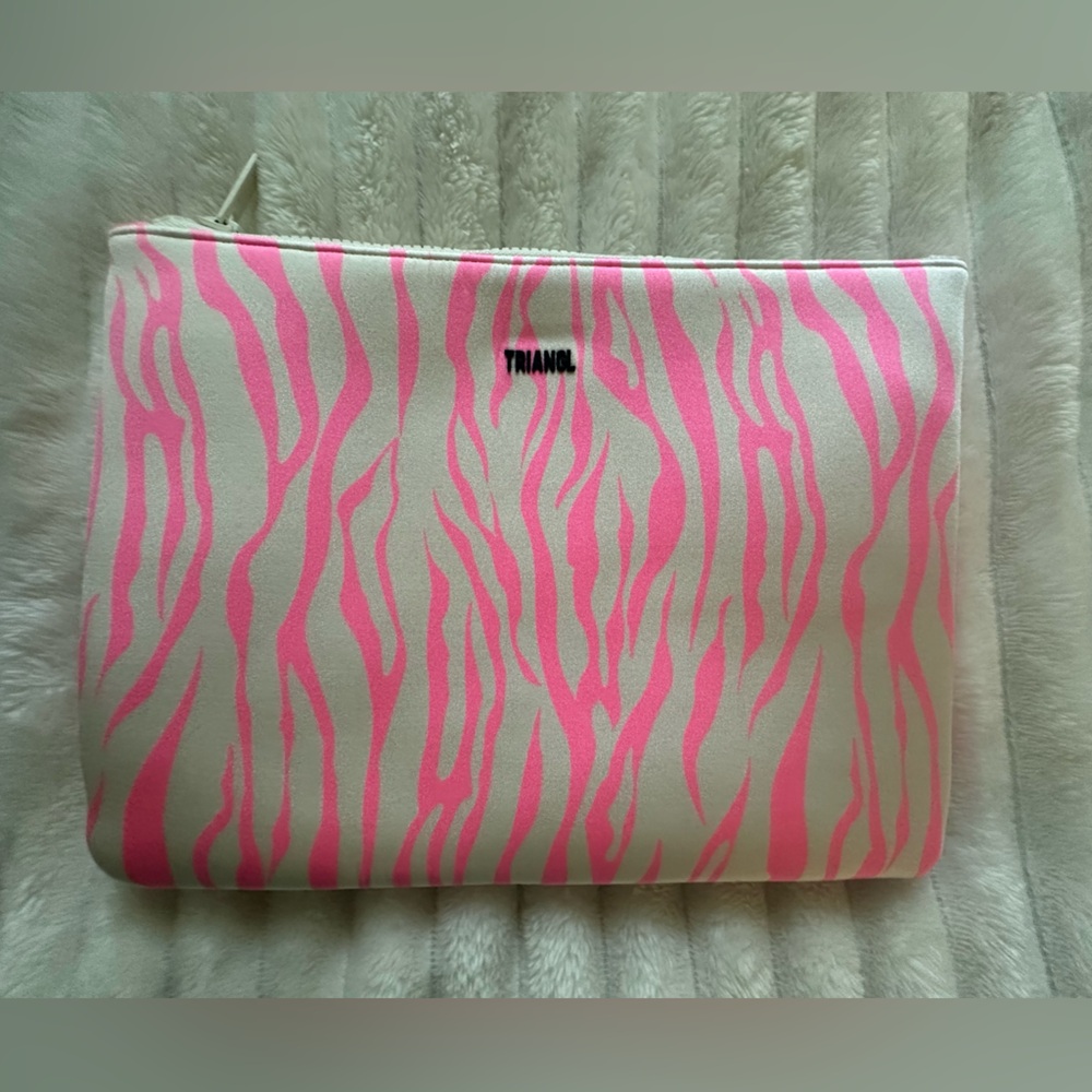 🌟TRIANGL🌟 Pink and White Zebra Print Pouch